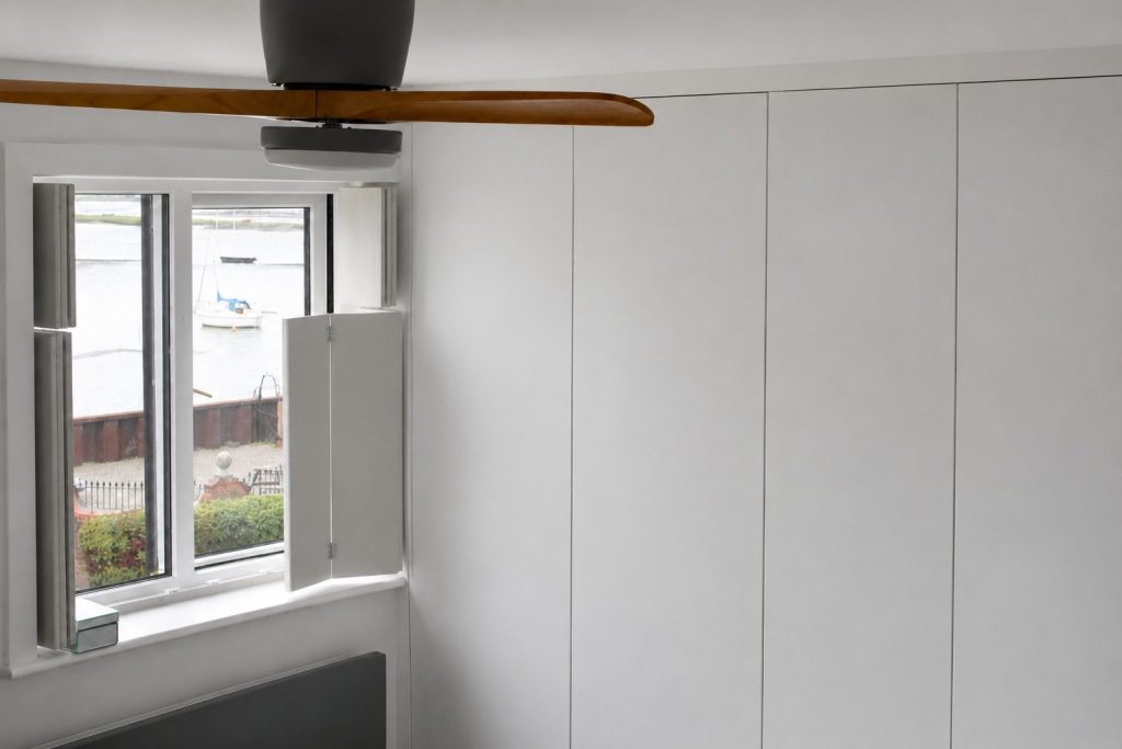Handleless painted fitted wardrobes